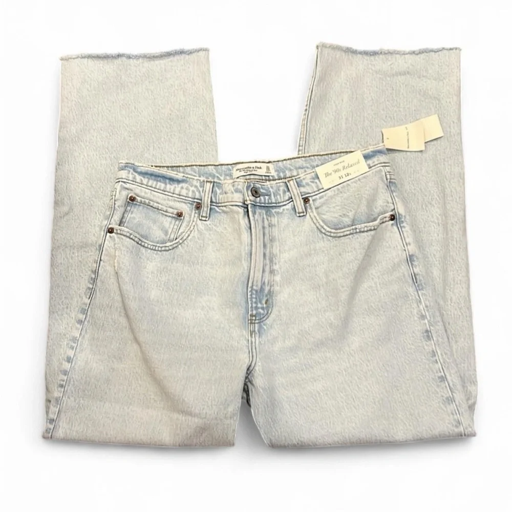 Abercrombie 90s High Rise Relaxed Jeans 31 NWT